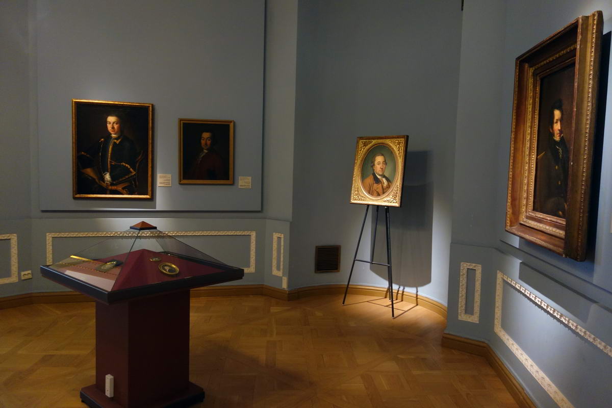 Искусство и история — выставки в Михайловском замке